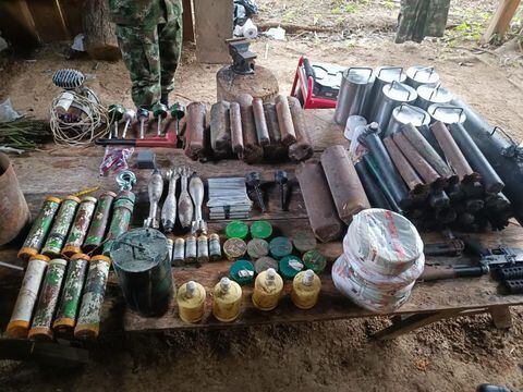 El Ejército ha neutralizado 640 minas y 2,5
toneladas de explosivos en el Oriente de Colombia durante el primer semestre de 2023.
