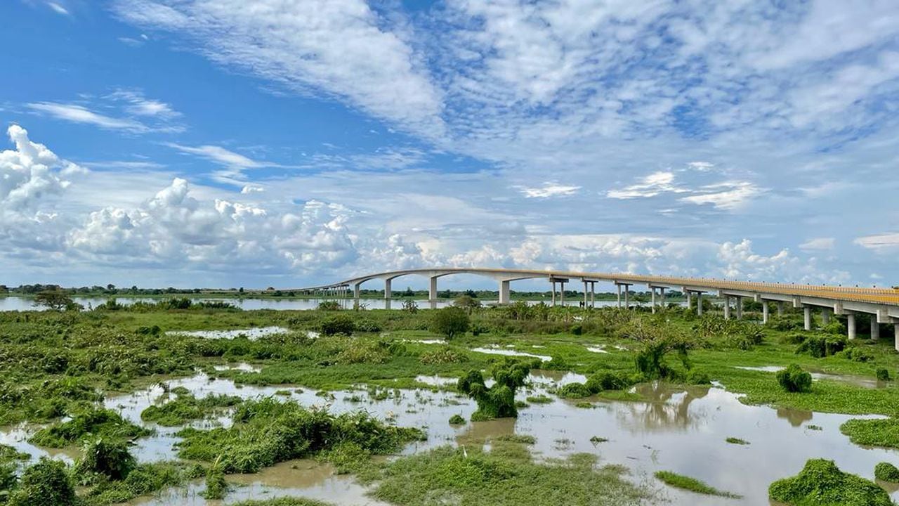 236.000 millones de pesos se invirtieron para construir el puente Roncador que conecta a orillas del río Magdalena, entre Yatí, corregimiento de Magangué, y Bodega, corregimiento de Cicuco. Foto: Andrea Gómez