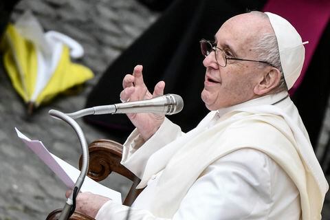 El papa Francisco criticó a los sacerdotes que bendicen armas, esto dijo el sumo pontifice