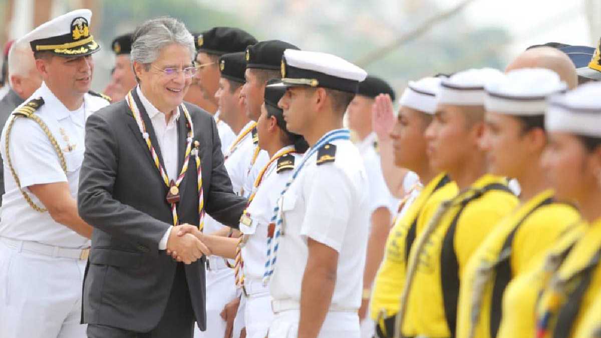 Presidente de Ecuador anunció revolcón en la cúpula de las Fuerzas Armadas de su país.