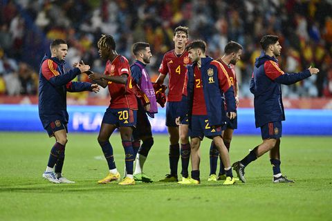 Spain's players react after the UEFA Nations League, league A, group 2 football match between Spain and Switzerland, at La Romareda stadium in Zaragoza on September 24, 2022. - Switzerland won 1-2. (Photo by JAVIER SORIANO / AFP)