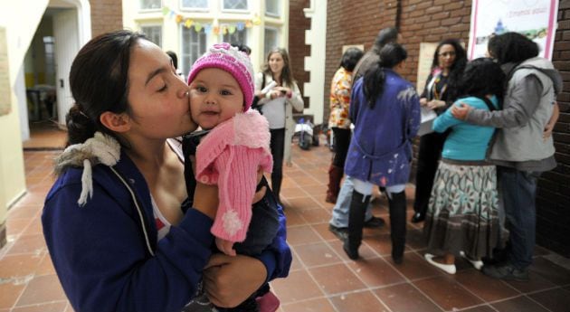1.2 millones de mujeres en Bogotá dedican la mayoría de su tiempo a trabajos de cuidado no remunerado