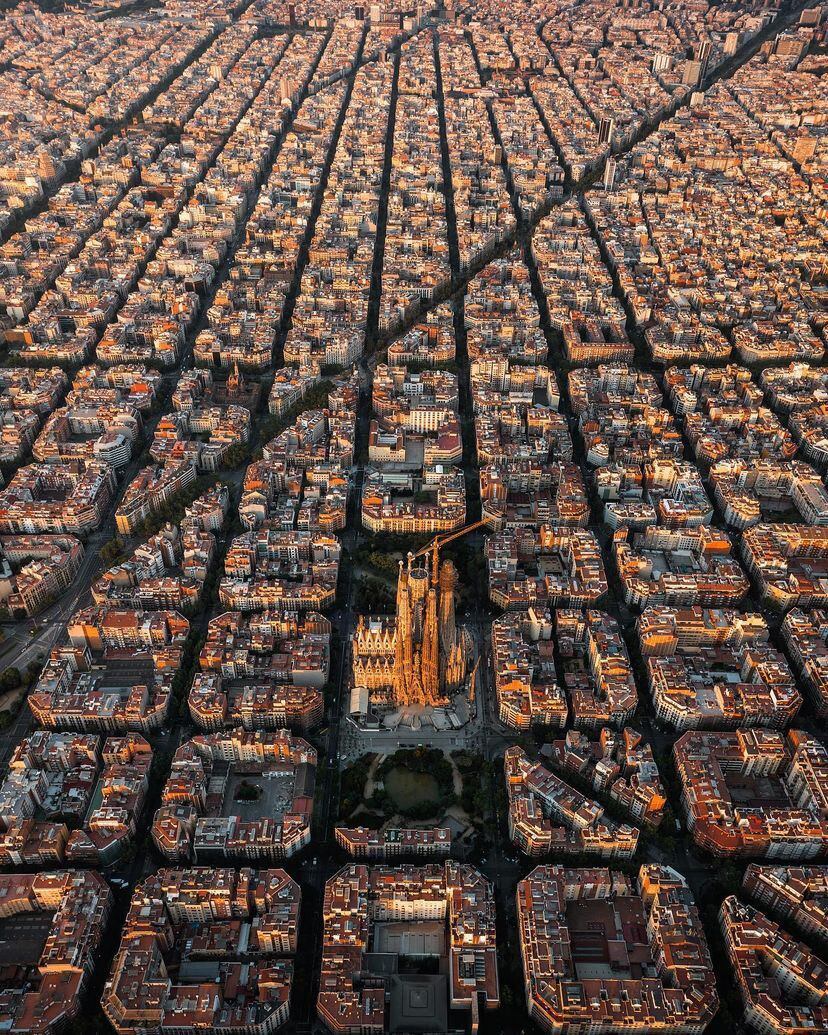 Barcelona ha sido seleccionada como la ciudad más bella del mundo, según los expertos que elaboraron el ranking.