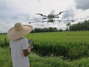 Los drones que diseña Vides y Lopéz pueden ser manipulados a distancia y operados a través de dispositivos móviles, control remoto o computador.