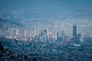 Horizonte urbano de Medellín, Colombia, el 20 de enero de 2012. (Foto de Diego Cupolo / NurPhoto a través de Getty Images)