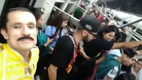 El Freddie Mercury paisa que puso a los pasajeros del Metro a cantar “Eeooo”