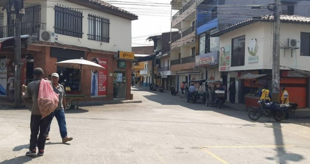 Comerciantes cierran las puertas de los locales por paro de mineros en Antioquia.