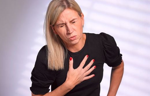 El infarto de miocardio se produce cuando se bloquea el flujo de sangre que va al corazón.