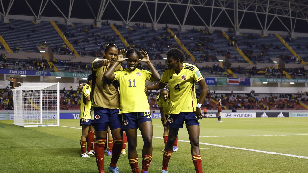 SAN JOSE, COSTA RICA - AUGUST 16: Linda Caicedo of Colombia celebrates with teammates after scoring the second goal of their  team during the FIFA U-20 Women's World Cup Costa Rica 2022 group D match between Colombia and New Zealand at Estadio Nacional de Costa Rica on August 16, 2022 in San Jose, Costa Rica. (Photo by Buda Mendes - FIFA/FIFA via Getty Images)
