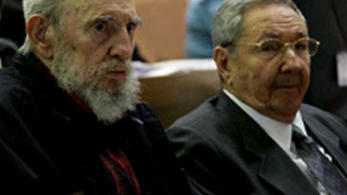 Fidel y Raúl Castro.