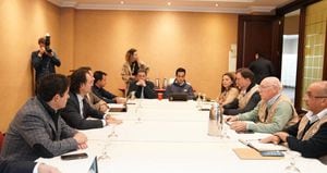 Fico se reunió con observadores internacionales de la OEA.