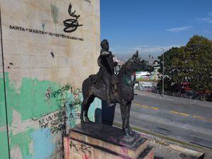 Monumento a Los Héroes  después de 22 días de Paro Nacional