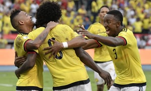 BARRANQUILLA, COLOMBIA - SEPTEMBER 01: Macnelly Torres of Colombia celebrates with teammates after scoring the second goal of his team during a match between Colombia and Venezuela as part of FIFA 2018 World Cup Qualifiers at Roberto Melendez Stadium on September 01, 2016 in Barranquilla, Colombia. (Photo by Gabriel Aponte/LatinContent via Getty Images)