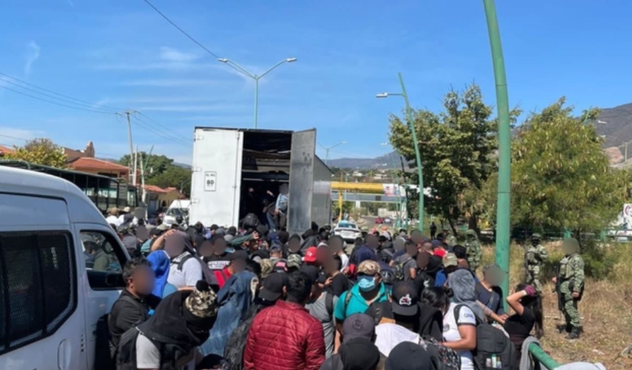 El Instituto Nacional de Migración (INM) confirmó que en total fueron 269 los migrantes encontrados dentro del trailer