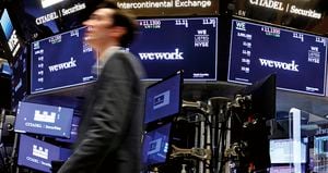  El 21 de octubre, la acción de WeWork se listó en bolsa mediante la fusión con una special purpose acquisition company (SPAC) y quedó valorada en 9.000 millones de dólares.