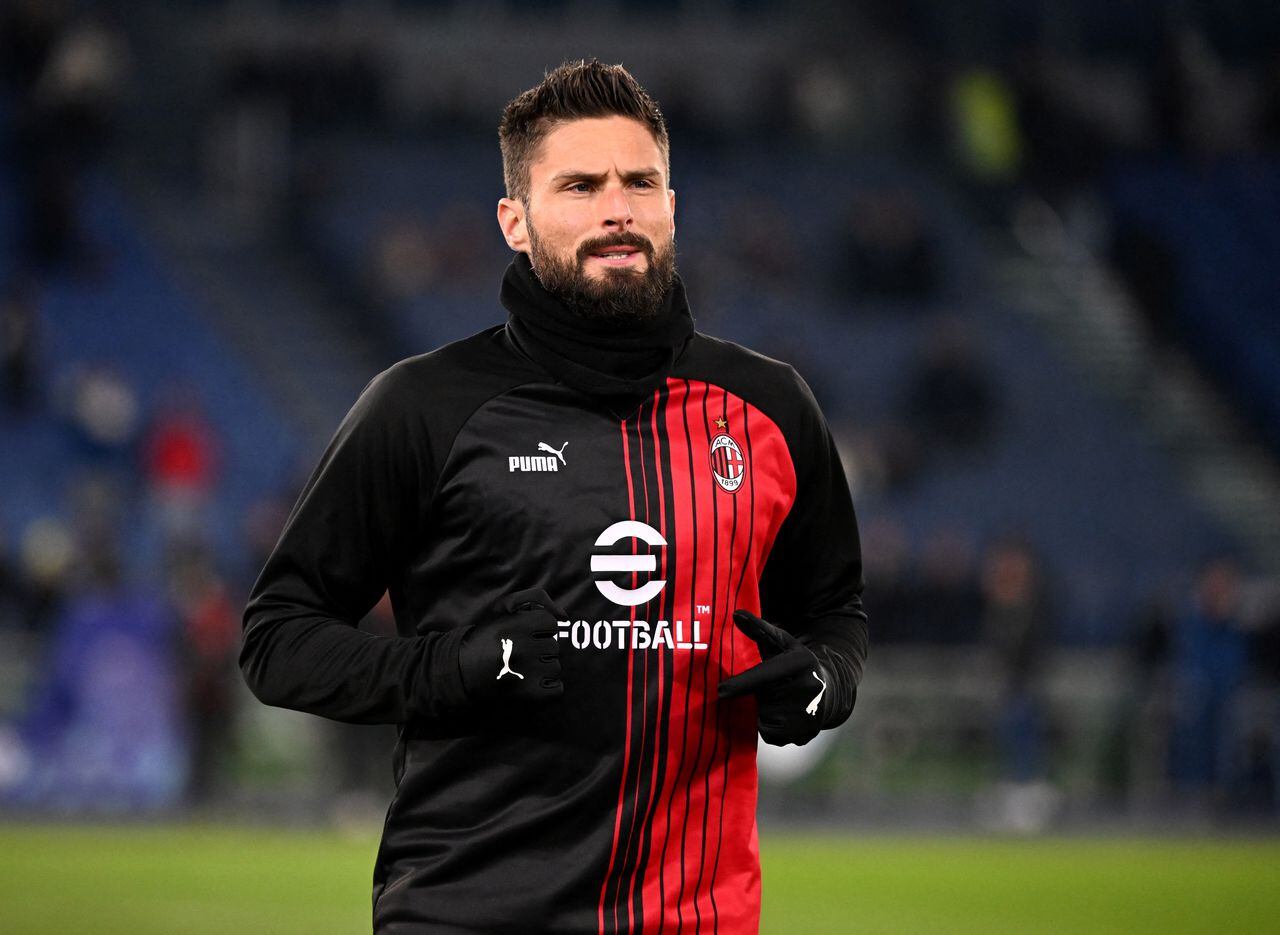 Soccer Football - Serie A - Lazio v AC Milan - Stadio Olimpico, Rome, Italy - January 24, 2023 AC Milan's Olivier Giroud during the warm up before the match REUTERS/Alberto Lingria