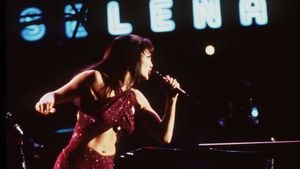 386073 01: 1997 Jennifer Lopez stars in the movie Selena