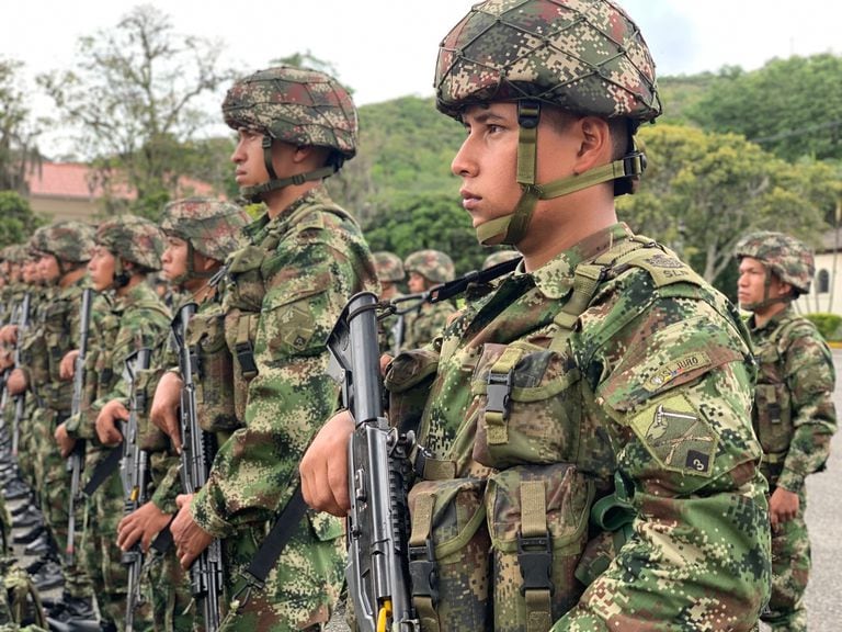 Los soldados reforzarán la seguridad de los 42 municipios del departamento.