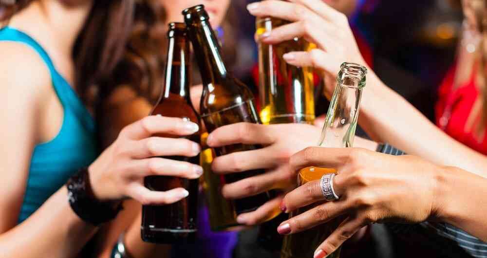 Consumo de bebidas alcohólicas y sustancias psicoactivas en el espacio público es la infracción más común cometida por los colombianos.