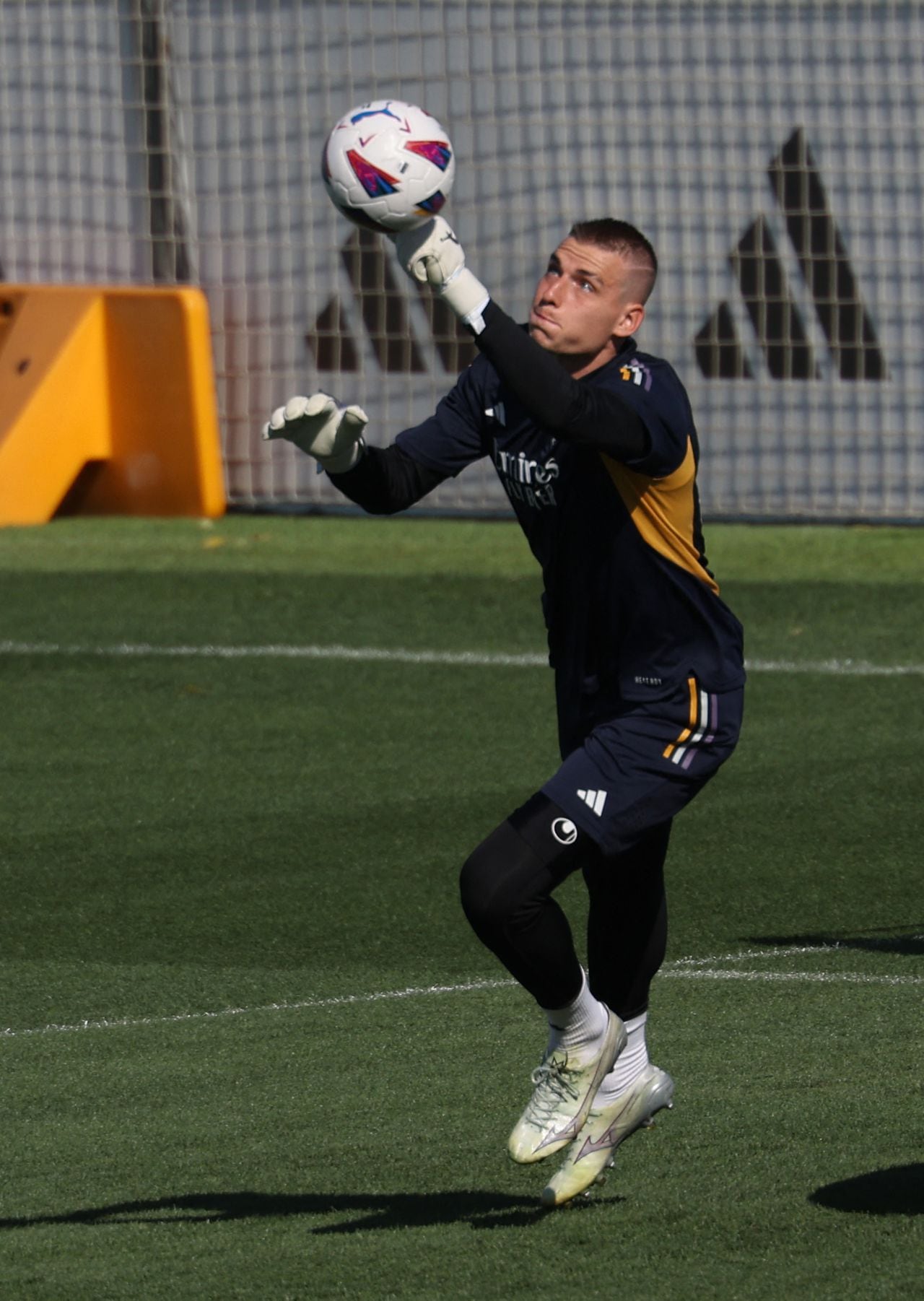 Real Madrid's Ukrainian goalkeeper #13 Andriy Lunin attends a training session at Valdebebas Sport City in Madrid on August 11, 2023. (Photo by PIERRE-PHILIPPE MARCOU / AFP)