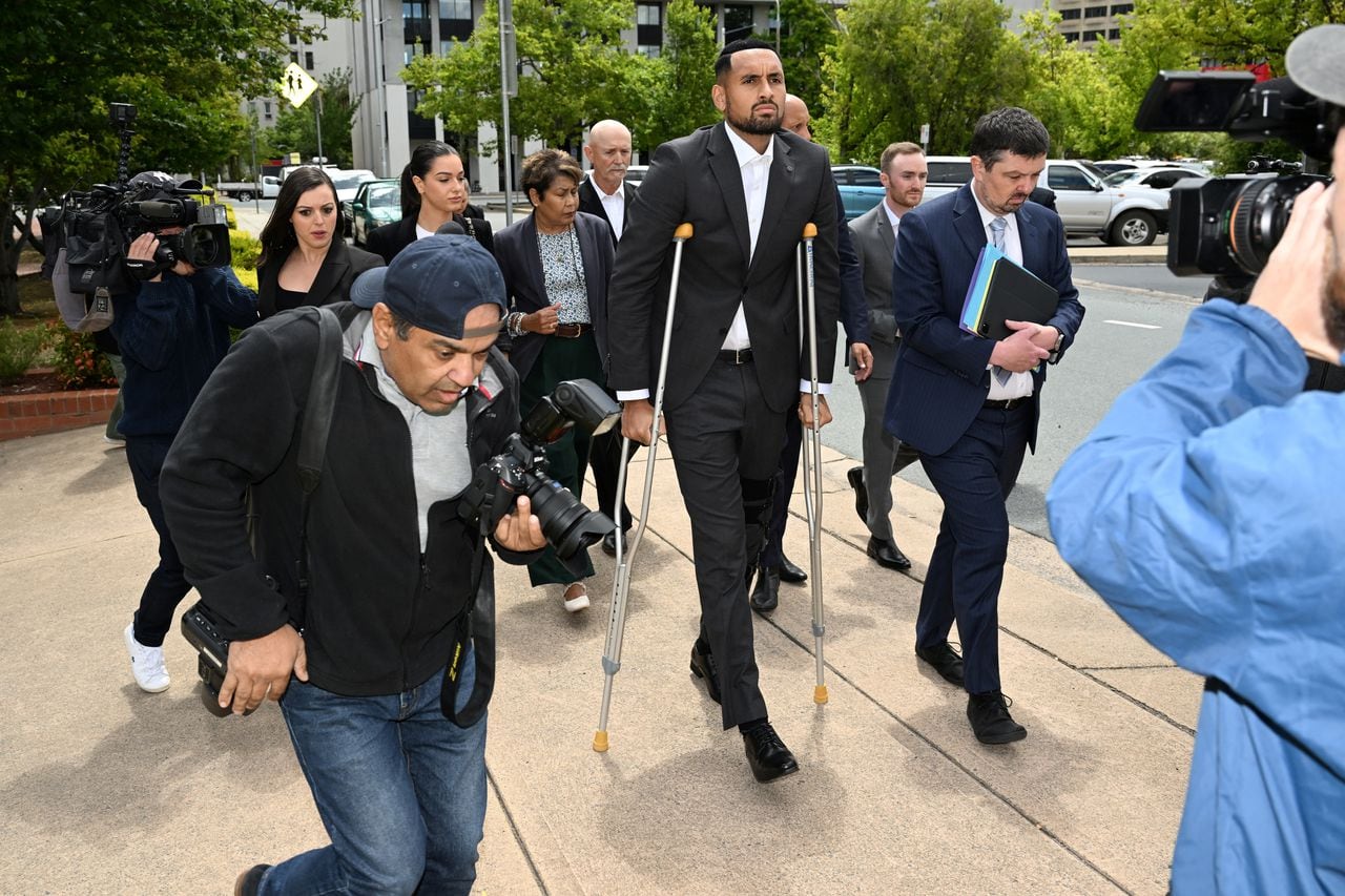 Tennis star Nick Kyrgios arrives at the ACT Magistrates Court in Canberra, Australia, February 3, 2023. AAP Image/Mick Tsikas via REUTERS ATTENTION EDITORS - THIS IMAGE WAS PROVIDED BY A THIRD PARTY. NO RESALES. NO ARCHIVE. AUSTRALIA OUT. NEW ZEALAND OUT