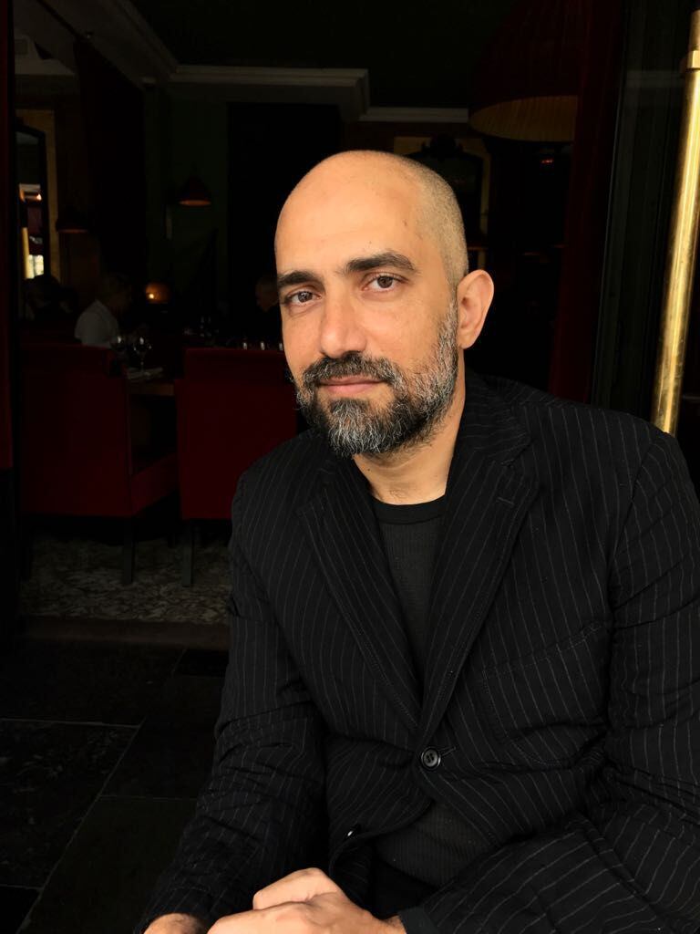Director de cine israelí fue nominado al Óscar por su película 'Gett: El divorcio de Viviane Amsalem' en 2014.