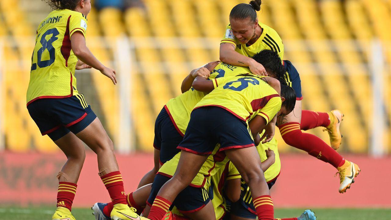 Selección Colombia Sub 17 celebrando su triunfo ante México.