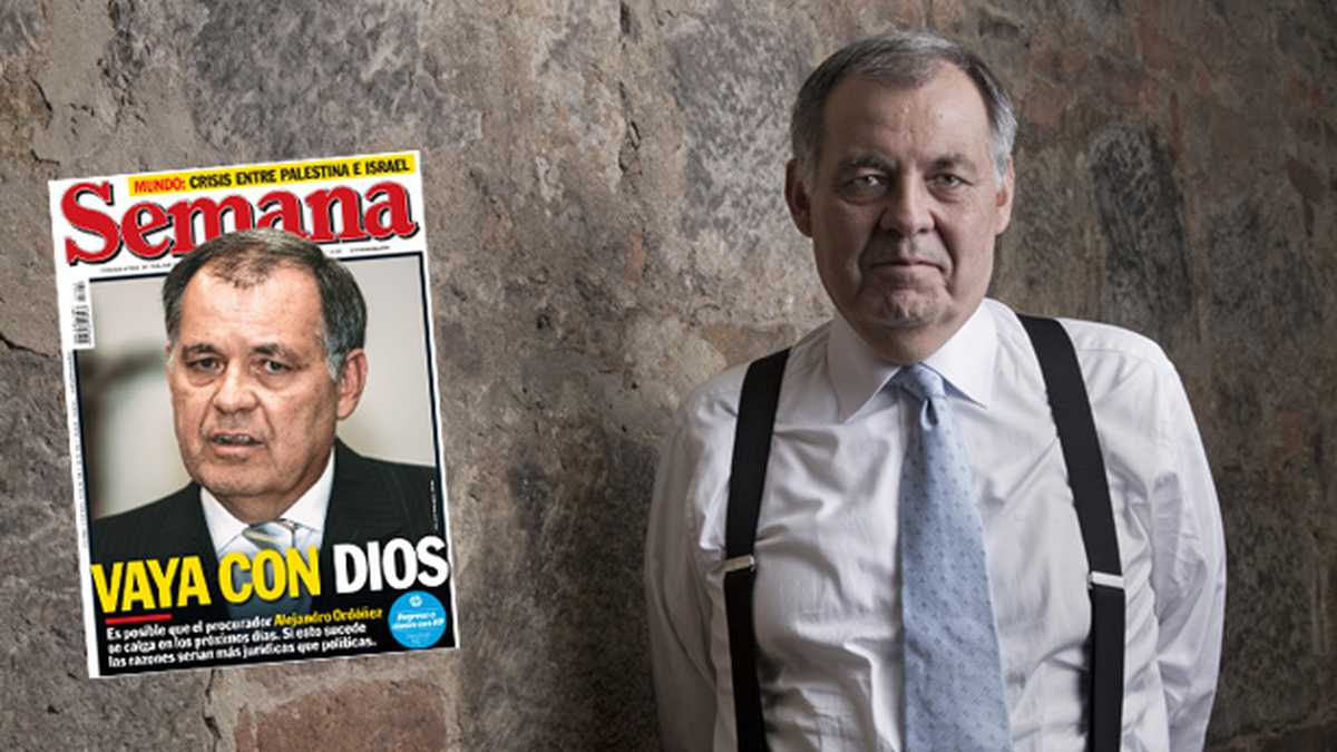 Sería toda una paradoja que a  Alejandro Ordóñez, que ha destituido funcionarios a diestra y siniestra, ahora el Consejo de Estado le dé una dosis de su misma medicina. Ordóñez fue reelegido como procurador en noviembre de 2012.   