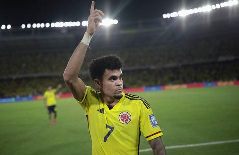 Colombia's Luis Diaz celebrates at the end of a qualifying soccer match against Brazil for the FIFA World Cup 2026 at Roberto Melendez stadium in Barranquilla, Colombia, Thursday, Nov. 16, 2023. Colombia won 2-1. (AP Photo/Ivan Valencia)