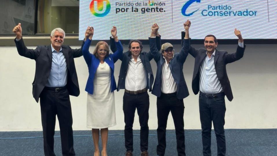 El Equipo por Colombia inscribió sus cuatro candidaturas a la Presidencia.