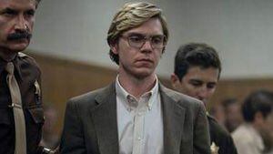 El mismo Evan Peters, quien dio vida en la serie al peligroso criminal, pidió que no se romantizara a su personaje.