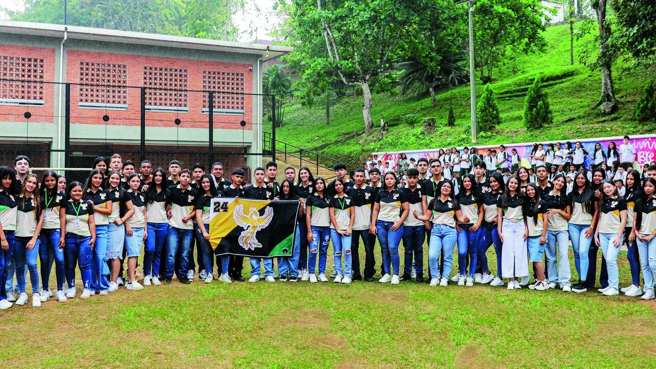 54 estudiantes se graduarán este 2024 del Gimnasio La Salada en Segovia, Antioquia.