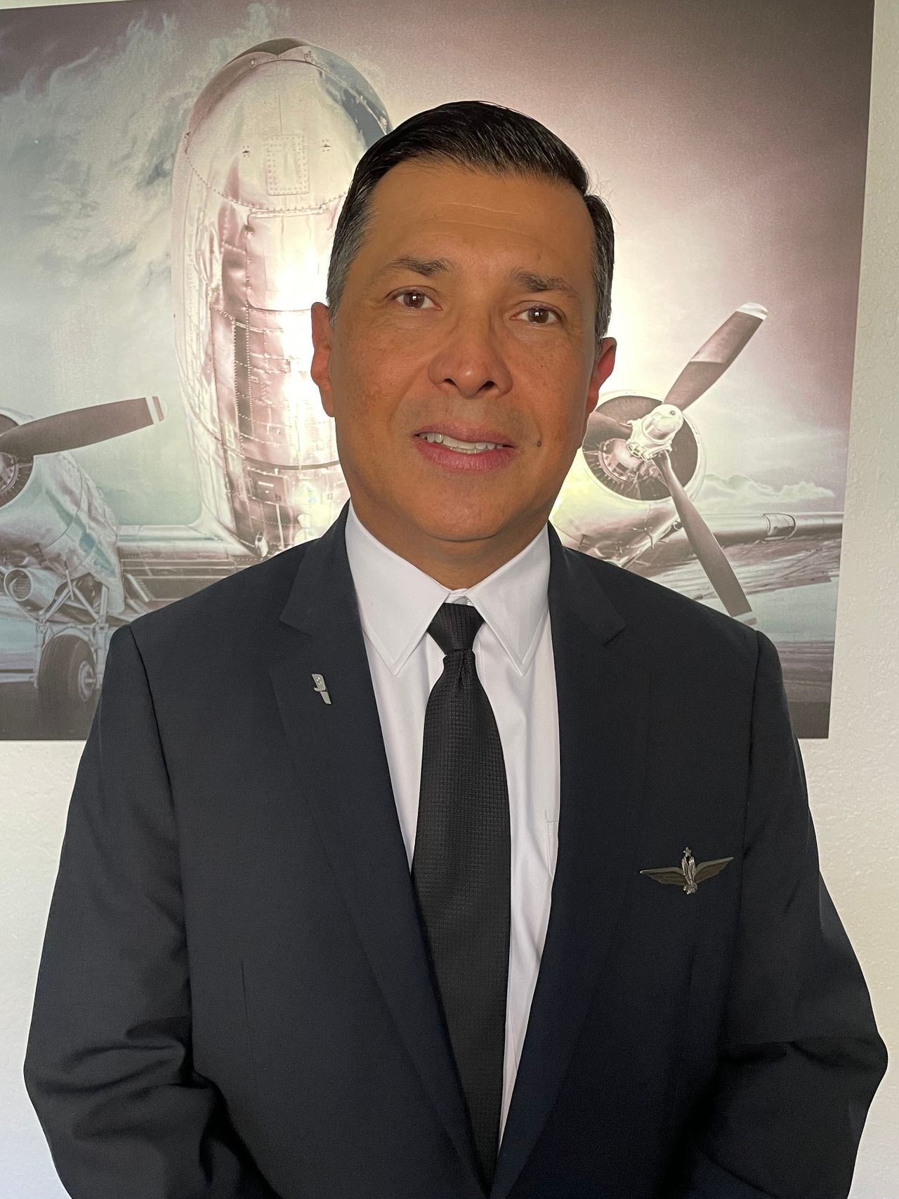 Carlos Arroyave, piloto. Día mundial del piloto.