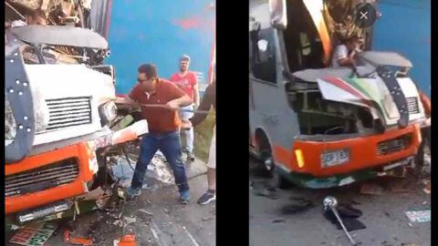 Bus de pasajeros chocó contra un camión en las vías de Cundinamarca.