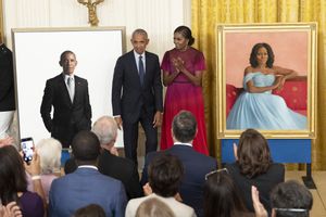Barack Obama y Michelle Obama develaron sus retratos en la Casa Blanca.