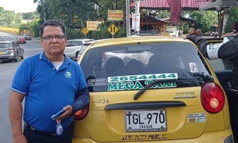 Taxista Rubén Sarmiento Amórtegui salvó a una madre y su hija.