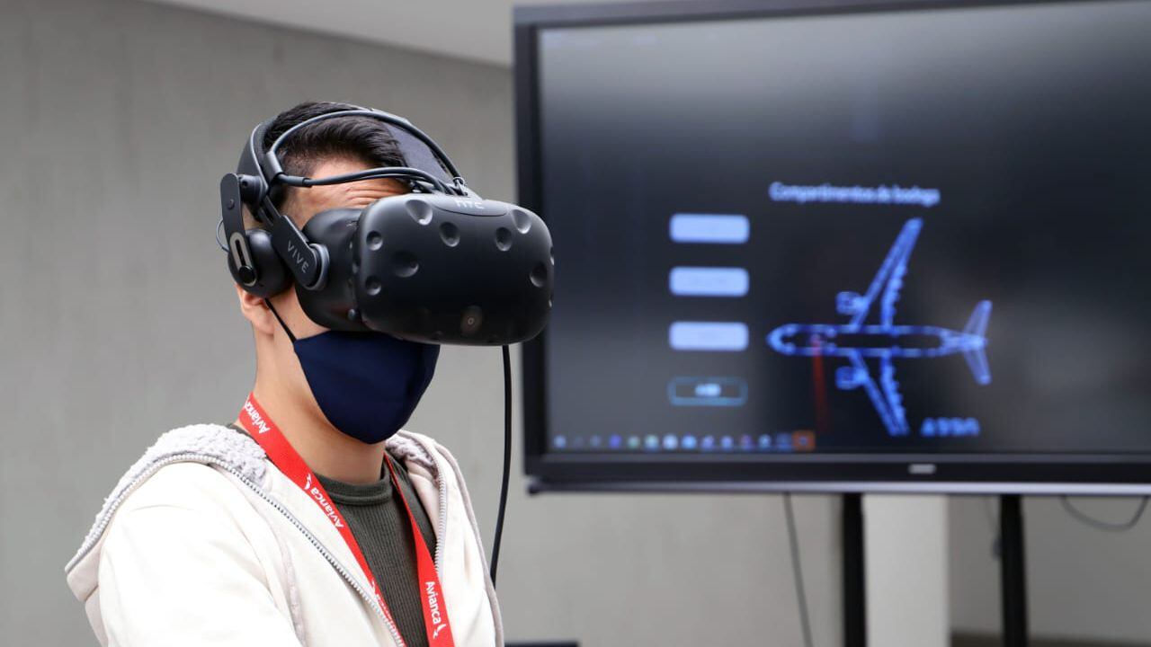 SENA y AVIANCA le apuestan a la realidad virtual para desarrollar nuevas plataformas de formación aérea