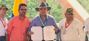 El gobernador del Meta, Juan Guillermo Zuluaga, el presidente Iván Duque y el alcalde de La Uribe, Marcelino Chacón.