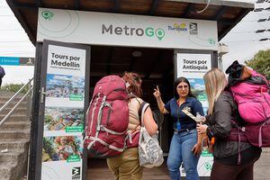 Determinaron ubicar un Punto de Información al Turista – Metro Go en la plazoleta de la estación Poblado