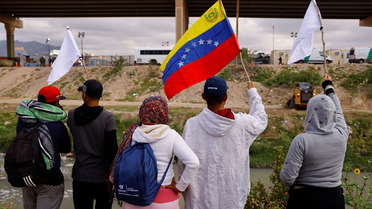 Migrantes venezolanos que son detenidos en Estados Unidos y Centroamérica  son deportados a su país