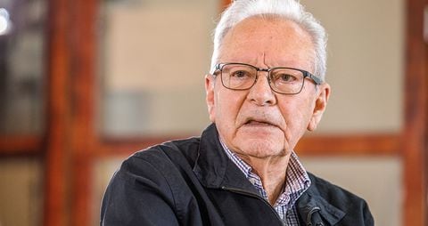   El general en retiro Jesús Armando Arias Cabrales paga una condena de 35 años por los desaparecidos en la retoma del Palacio de Justicia. Él ratifica su inocencia.