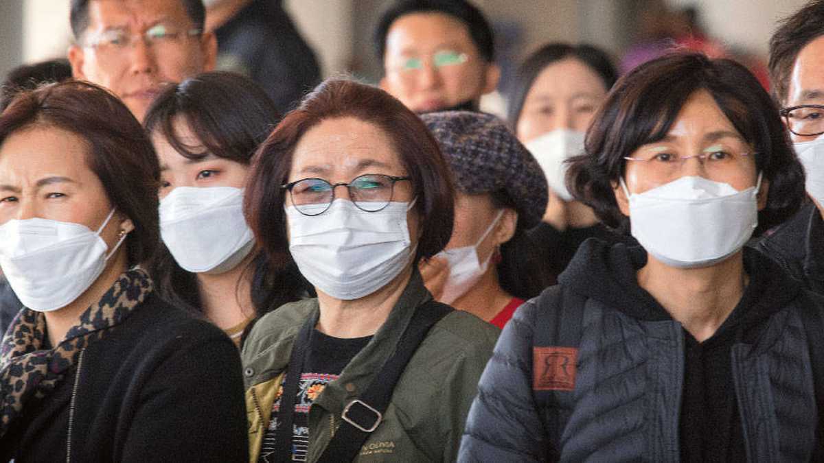 En Wuhan, la ciudad en la que el virus llegó a los humanos, las imágenes son apocalípticas. 