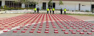 Más de 400 paquetes de cocaína fueron incautados en Santa Marta.