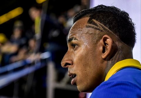 BUENOS AIRES, ARGENTINA - MAY 14: Sebastian Villa of Boca Juniors looks on during a Liga Profesional 2023 match between Boca Juniors and Belgrano at Estadio Alberto J. Armando on May 14, 2023 in Buenos Aires, Argentina. (Photo by Marcelo Endelli/Getty Images)