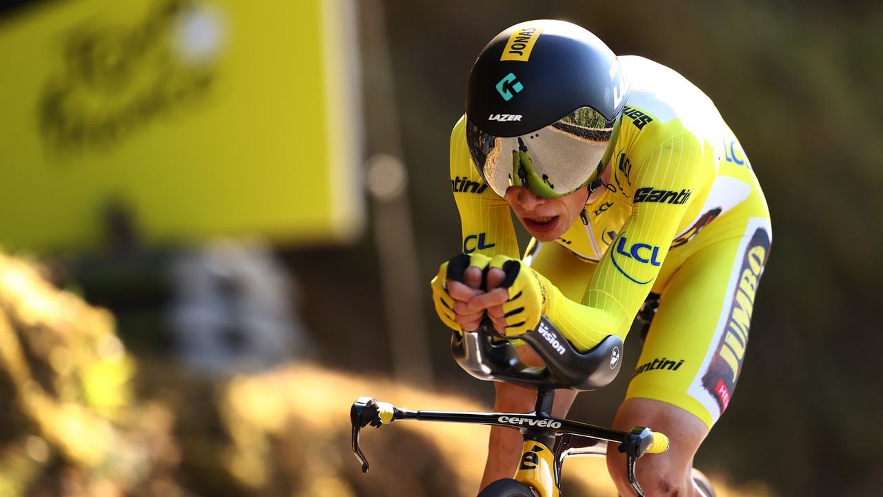 ROCAMADOUR, FRANCE - JULY 23: Jonas Vingegaard Rasmussen of Denmark and Team Jumbo - Visma - Yellow Leader Jersey sprints during the 109th Tour de France 2022, Stage 20 a 40,7km individual time trial from Lacapelle-Marival to Rocamadour / #TDF2022 / #WorldTour / on July 23, 2022 in Rocamadour, France. (Photo by Michael Steele/Getty Images)