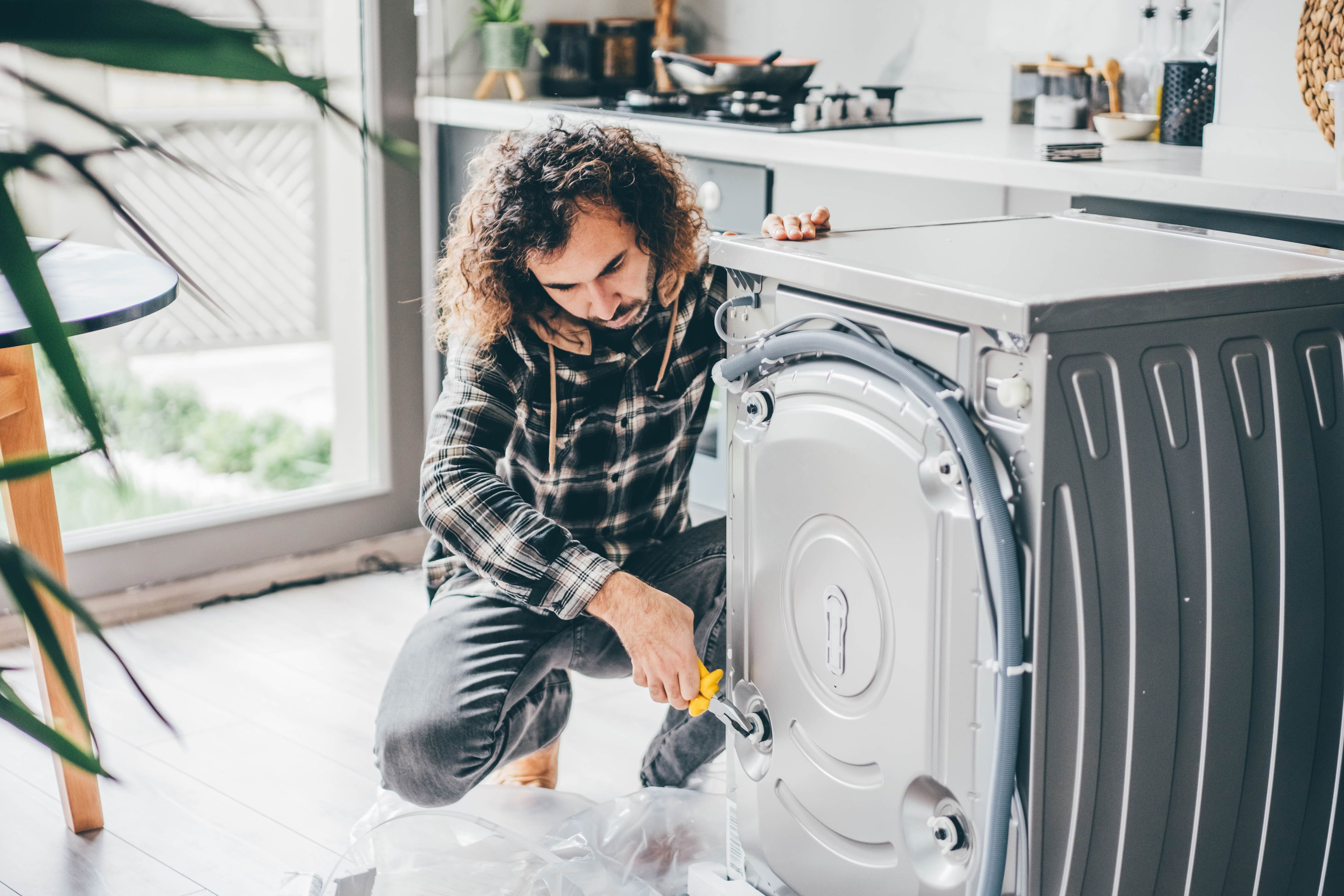 Cómo limpiar la lavadora para que la colada quede impecable