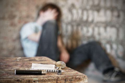 En lo profundo de la adicción a la heroína: un viaje entre el placer y el dolor