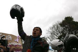 Los motociclistas se manifestaron durante unos minutos frente a los juzgados de Paloquemao.