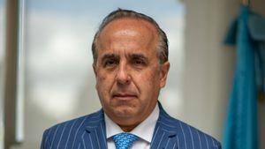 Ministro de Transporte, Guillermo Francisco Reyes
Ministros Gustavo Petro
CESAR CARRION / Presidencia