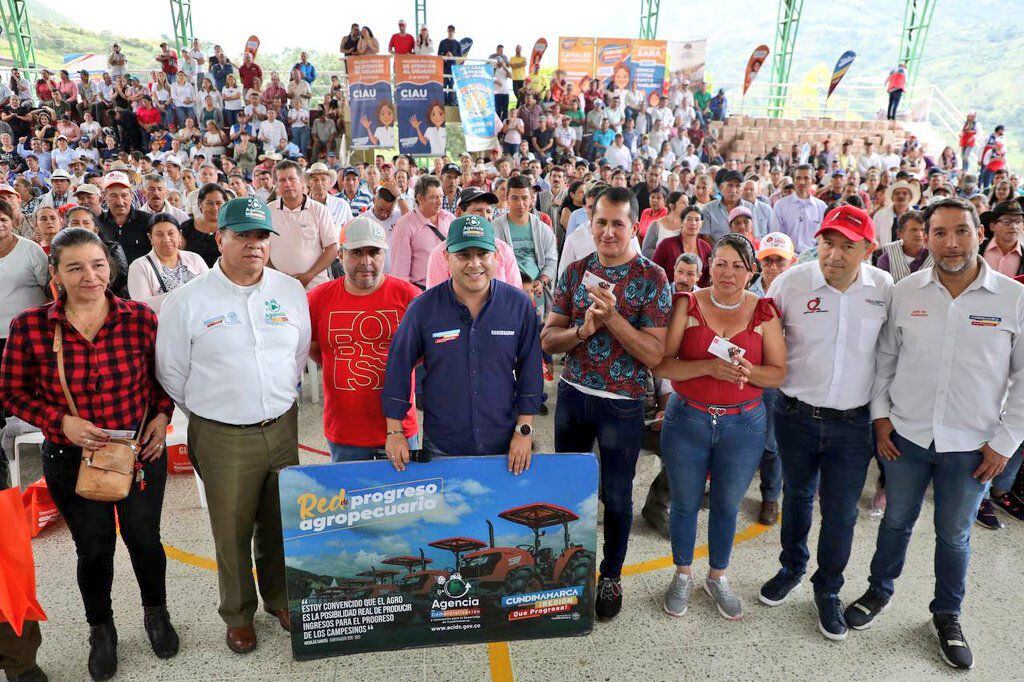 Gobernación de Cundinamarca anuncia millonarias ayudas para el progreso del municipio de Quetame.